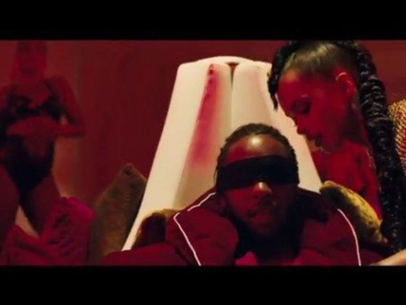 Ламар і Ріанна презентували відео на дуетну пісню