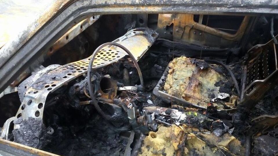 Журналист сообщил, что его автомобиль сгорел полностью