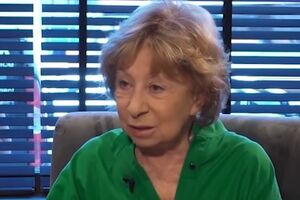 Ахеджакова: Если ты настоящий художник, тебя должны волновать эти смыслы, ты должен на них работать, это твой долг