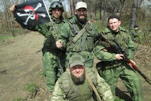 Віктор Агєєв (праворуч) і його підрозділ