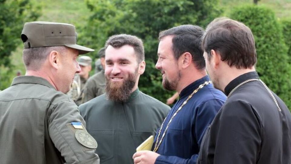 38 військових священиків уже підписали трудову угоду