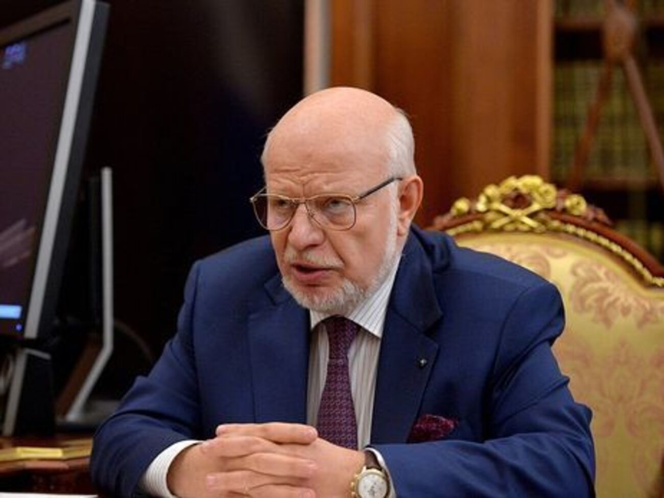 Федотов назвал памятную доску на стене академии "попыткой ресталинизации"