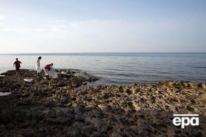 Як уточнило джерело у МВС Лівії, у цей час поруч з аеропортом сталися зіткнення між силами безпеки країни та "групами поза законом"