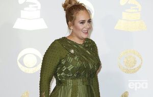 Адель по рекомендациям медиков не должна даже разговаривать