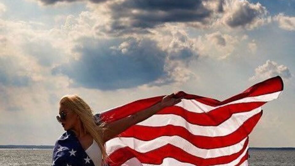 Агілера знялась у фотосеті до Дня незалежності США
