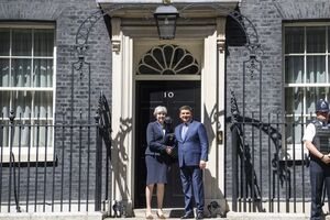 Гройсман і Мей провели переговори на Даунінг-стріт