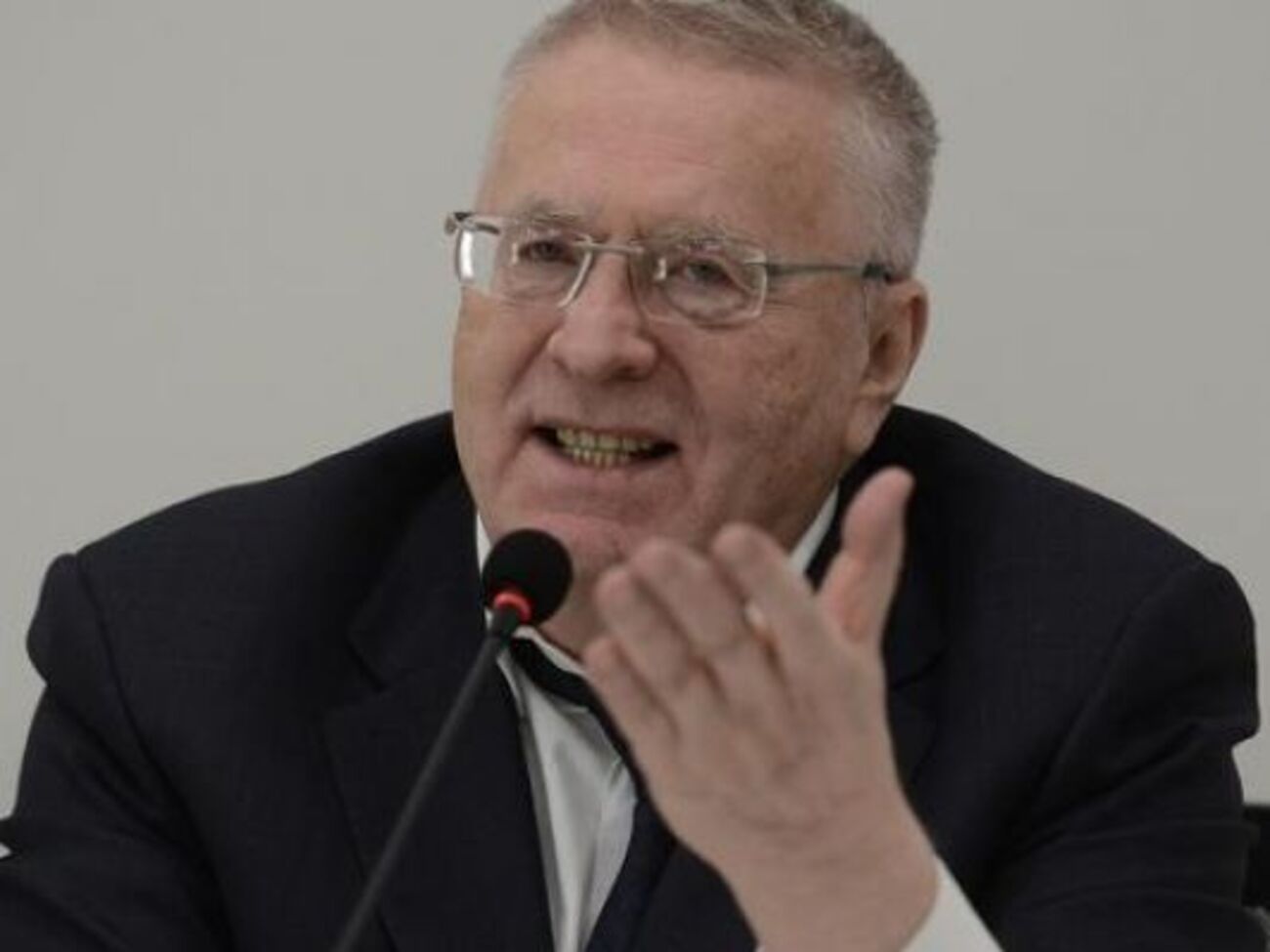 Жириновский: Я впервые промок. Никогда не промокал "до нитки"