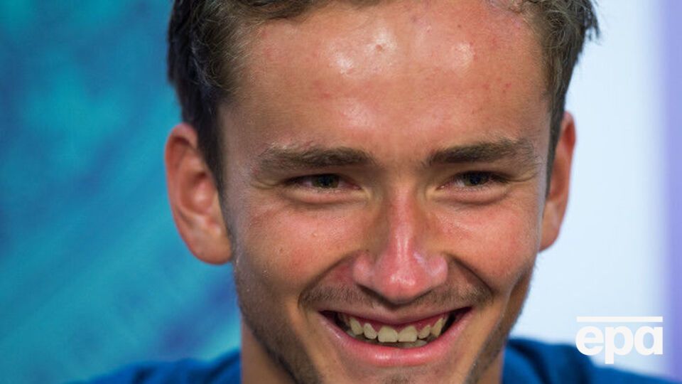 Медведєв пояснив свій учинок тим, що був засмучений програшем