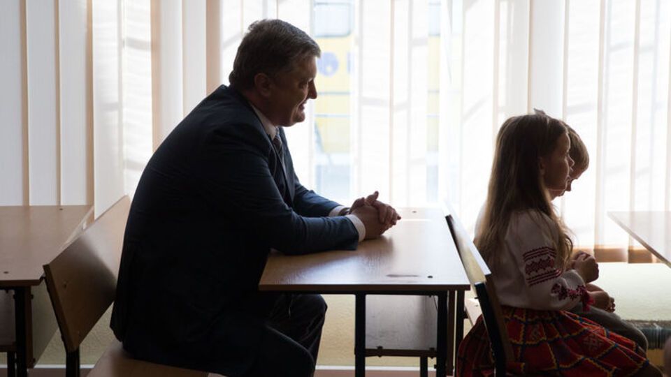 Порошенко, по словам беглого нардепа, не имеет хорошей команды