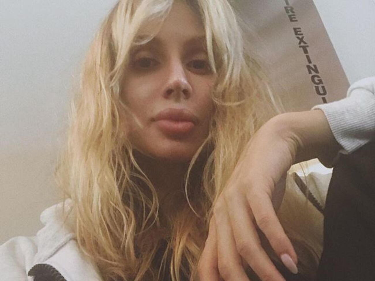 Loboda показала фото, на якому зображена три рази одночасно