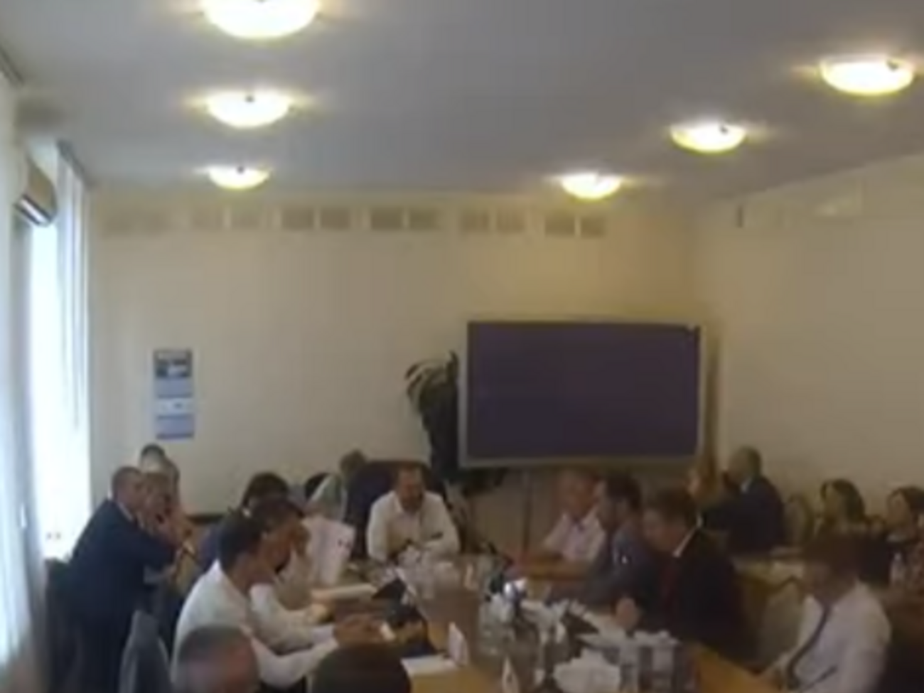 6 липня Луценко пішов із засідання комітету Ради після суперечки з Шаховим