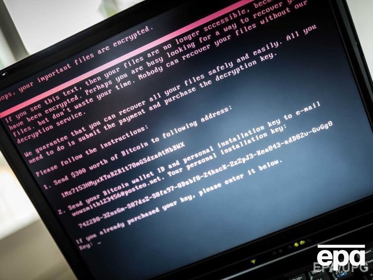 Создатели вируса Petya впервые проявили активность, написало издание Motherboard
