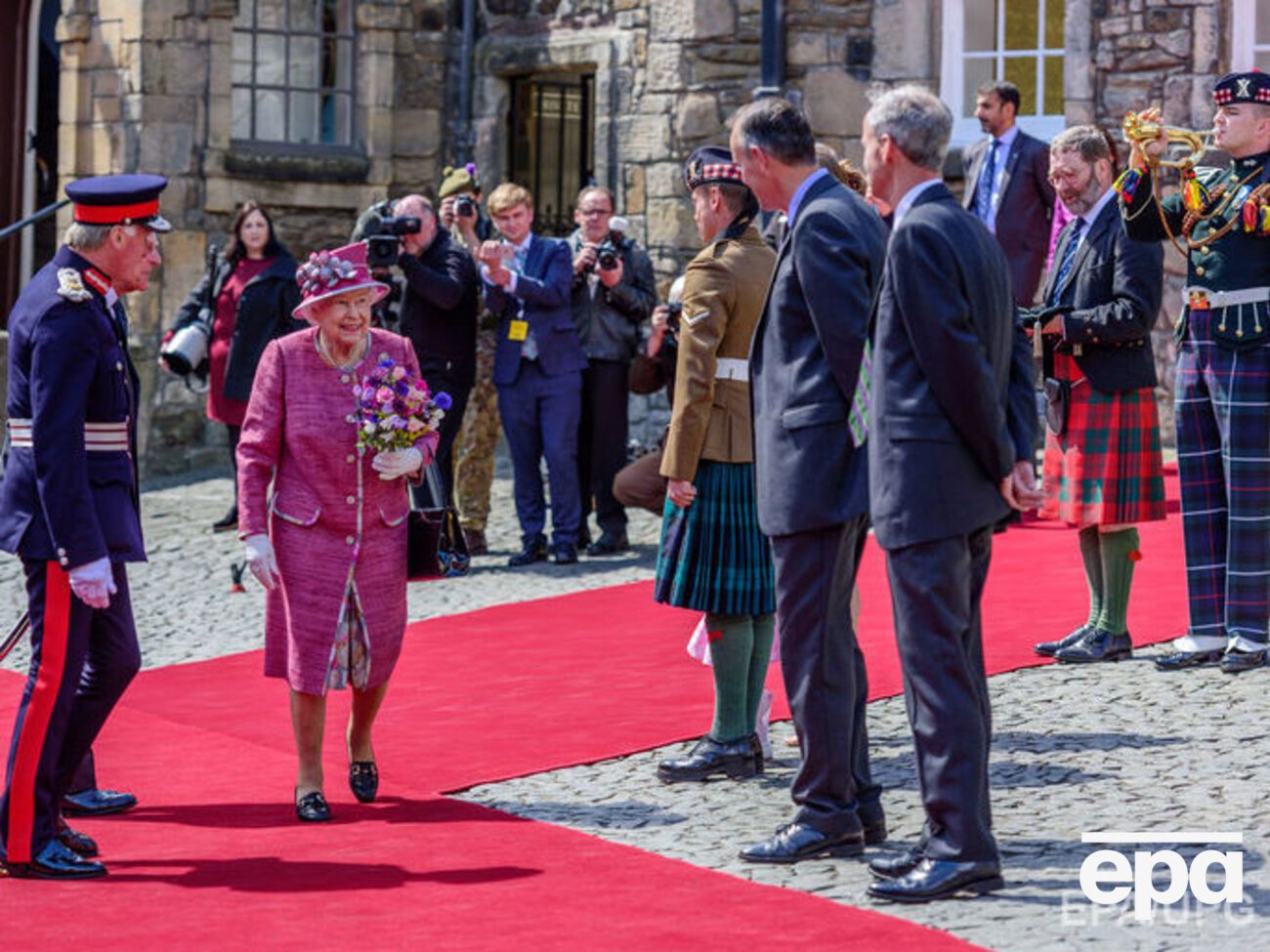 Єлизавета II відвідала замок у Шотландії