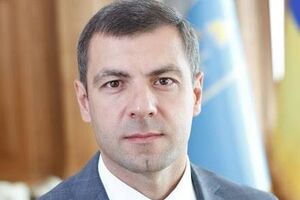 Кілька місяців Чмирь був заступником глави Адміністрації Президента Януковича