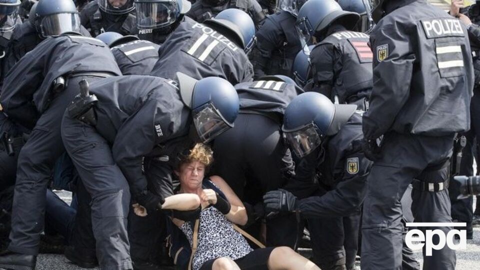 Полиция задержала 45 человек