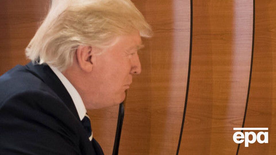 Обговорювали варіант, що Трамп зупиниться в одному з готелів Берліна і літатиме в Гамбург на вертольоті, повідомляє Buzzfeed
