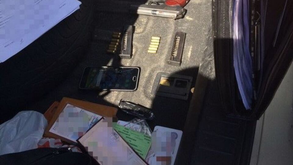 У задержанных изъяли оружие