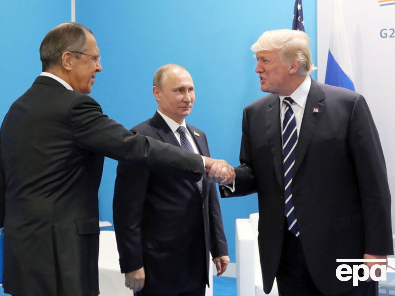 Лавров (крайній зліва) вважає спілкування президентів конкретним