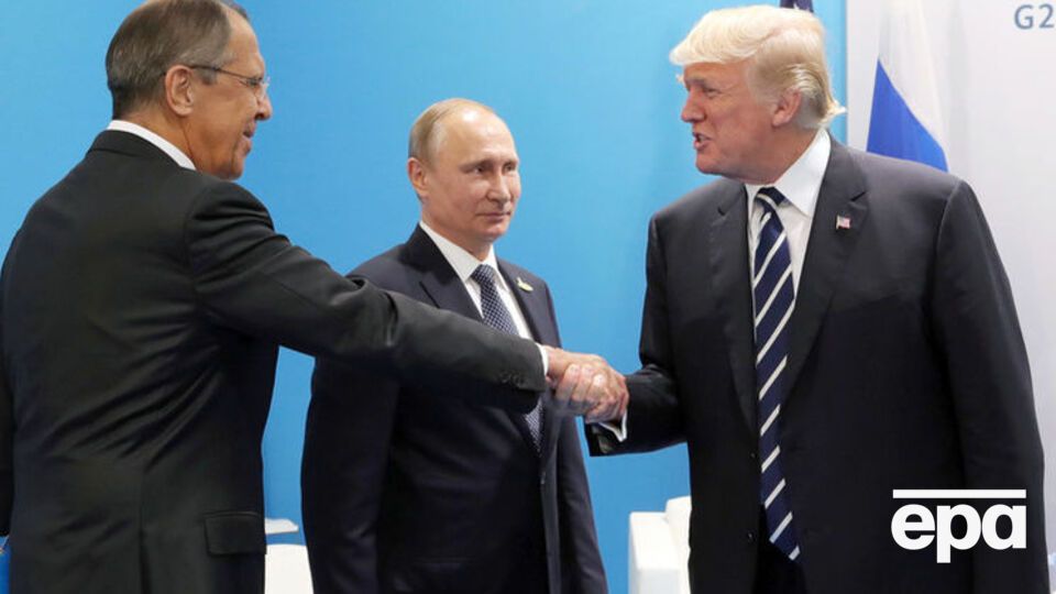 Лавров (крайній зліва) вважає спілкування президентів конкретним