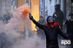 В Гамбурге снова протестовали, люди поджигали машины и грабили магазины. Фоторепортаж