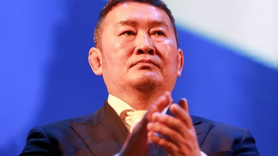 Баттулга представляет оппозиционную Демократическую партию