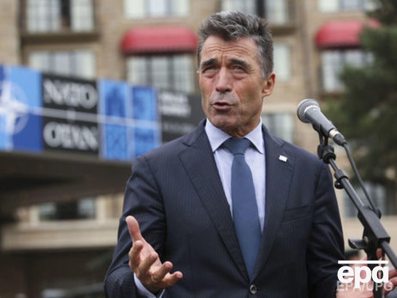 Расмуссен заявив, що питання вступу України до НАТО є суверенним вибором країни, але прагнення до цього вселяє оптимізм