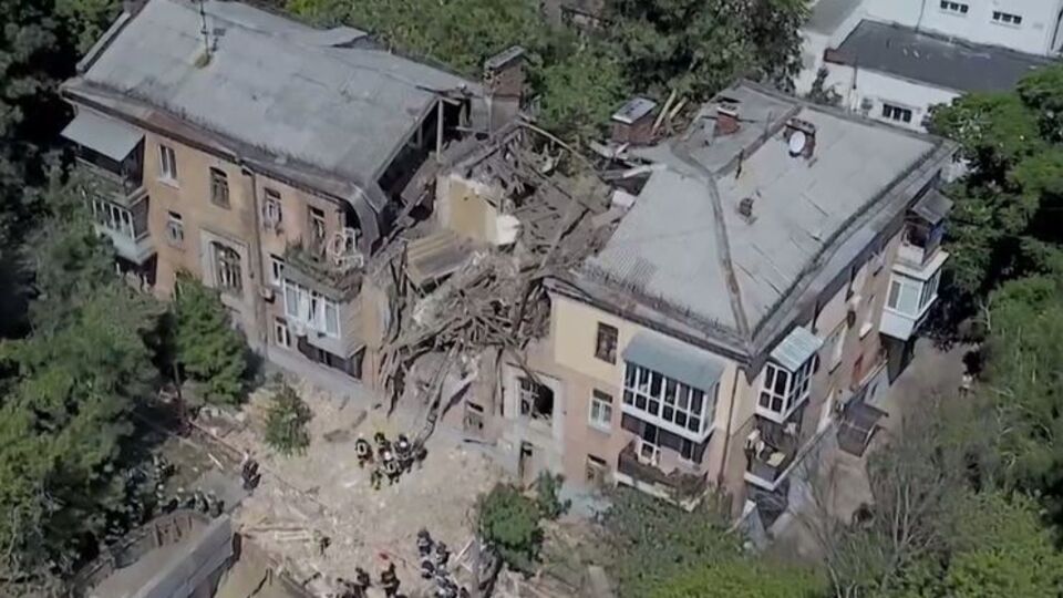 Известно о двух погибших в результате обвала дома