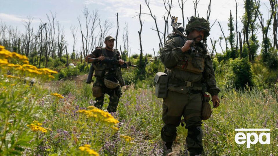 Українські військові поблизу Авдіївки