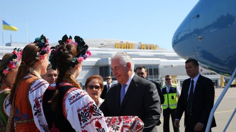Тіллерсон приземлився в Україні