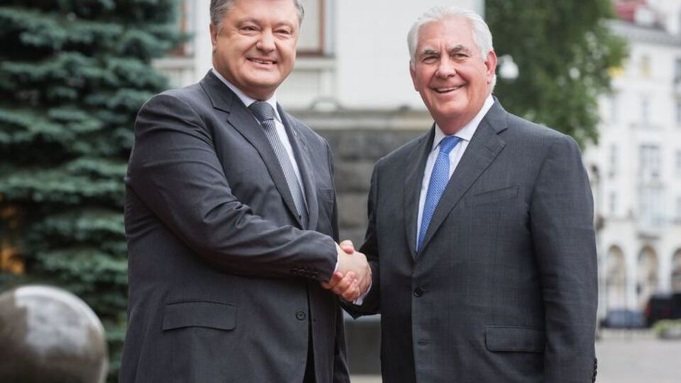 Порошенко зустрічається з Тіллерсоном