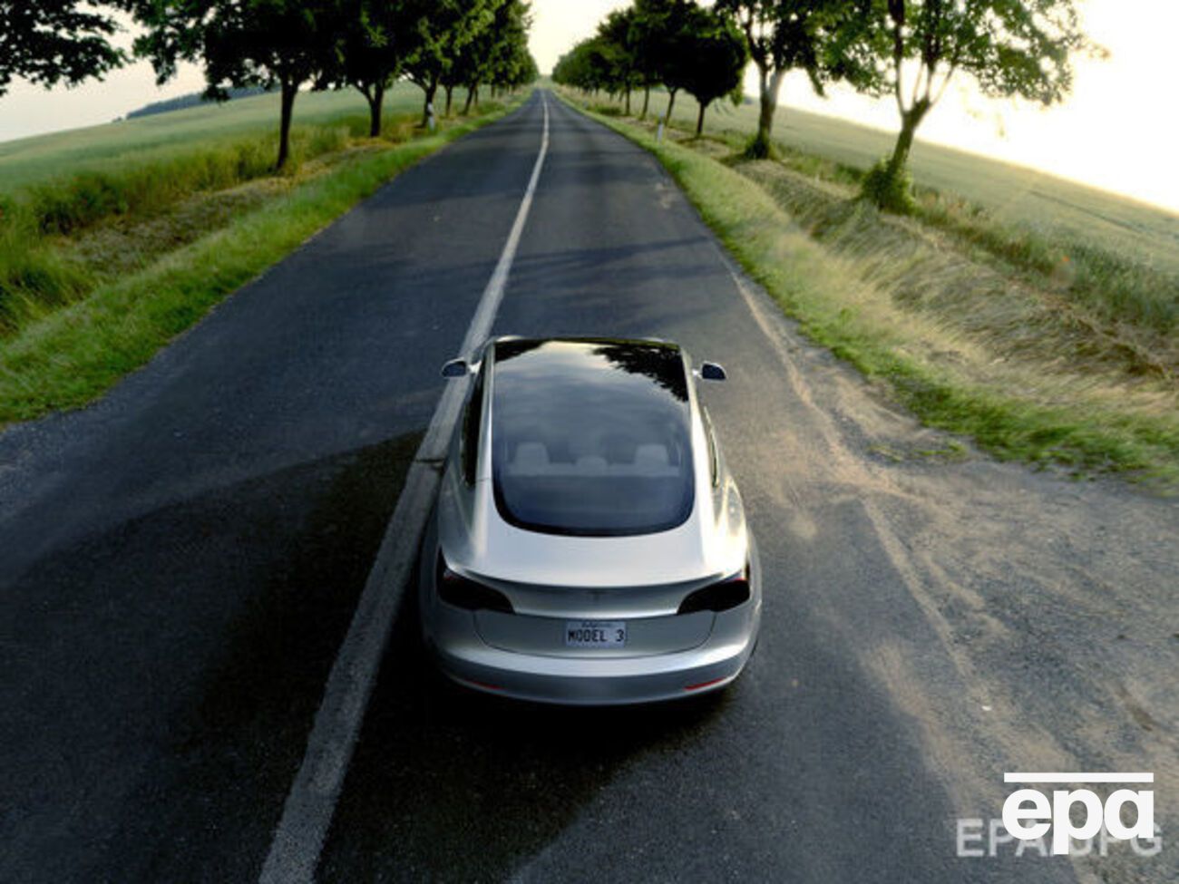 Model 3 &ndash; найдешевший електромобіль Tesla