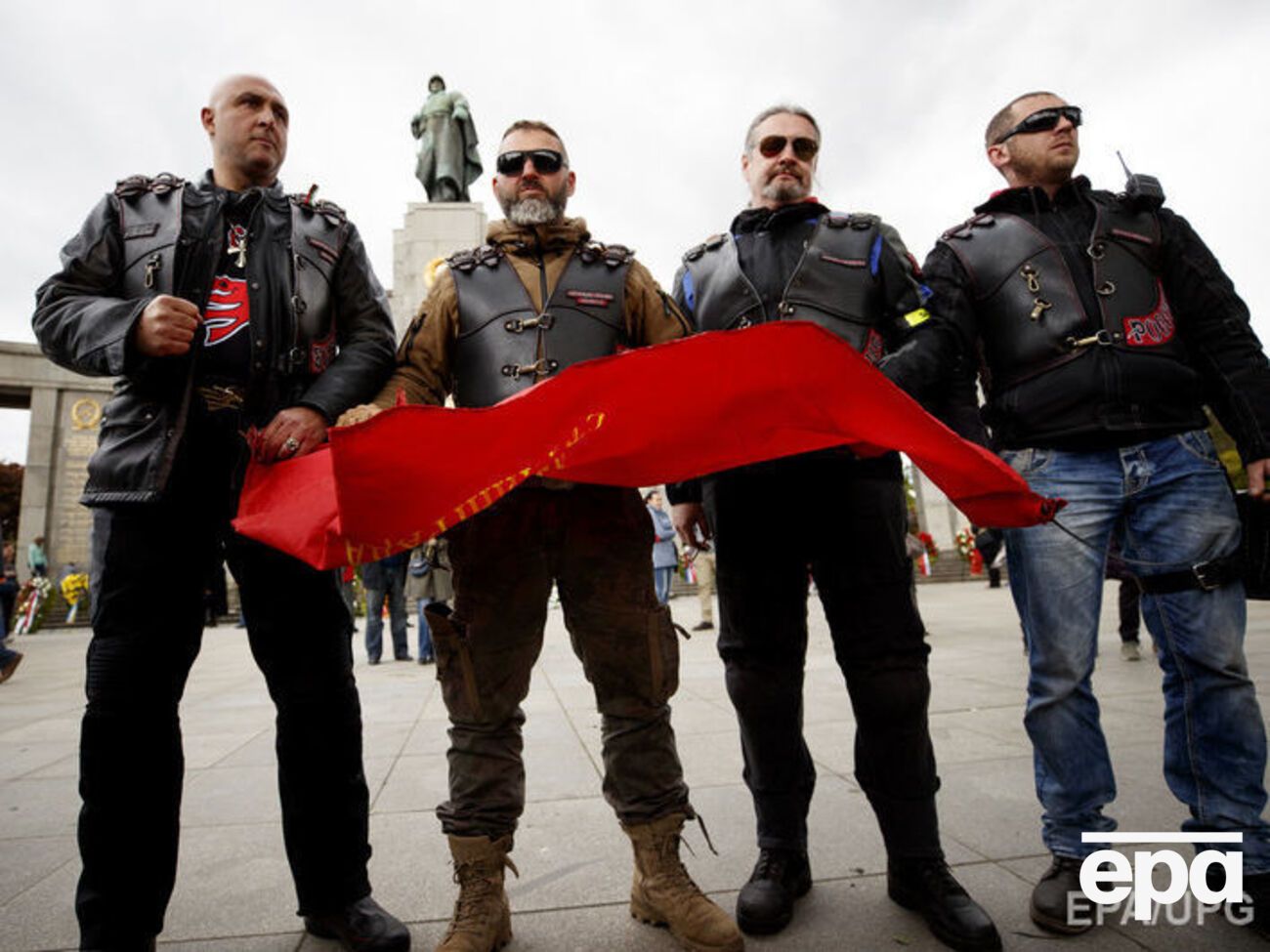 "Ночные волки" известны активной поддержкой действий властей РФ