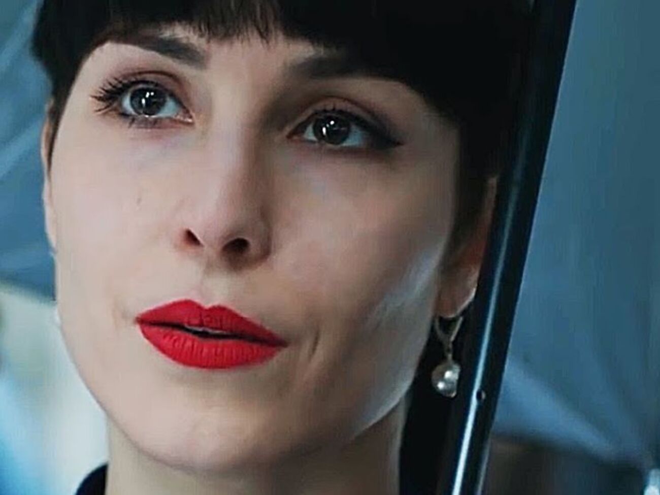 Одна из близняшек исчезнет, выйдя на улицу