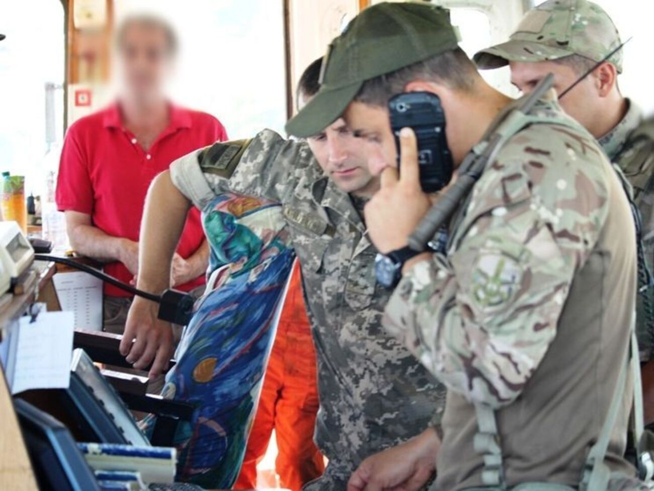 Пограничники отследили пути следования судна