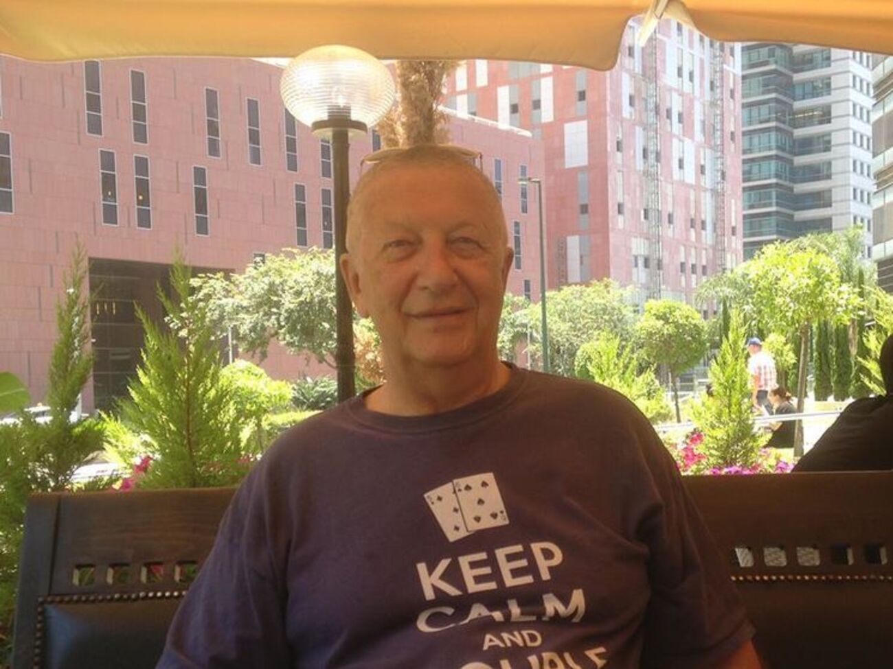 Те, кто советовал Порошенко лишить гражданства Саакашвили, уже зондируют почву для перехода в лагерь нового президента