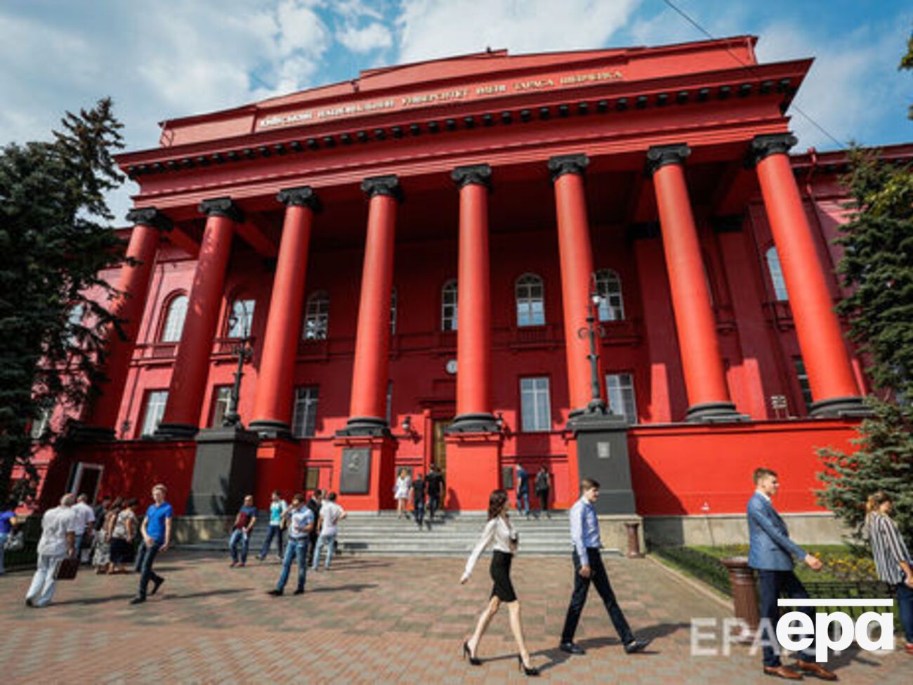Приймальні комісії працюватимуть до 20.00