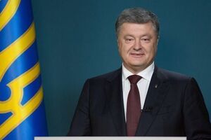 Порошенко повідомив, що найближчим часом завершать комплектацію контрактної армії