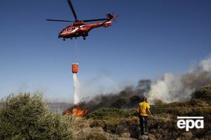 Гасінню заважають спека і сильний вітер