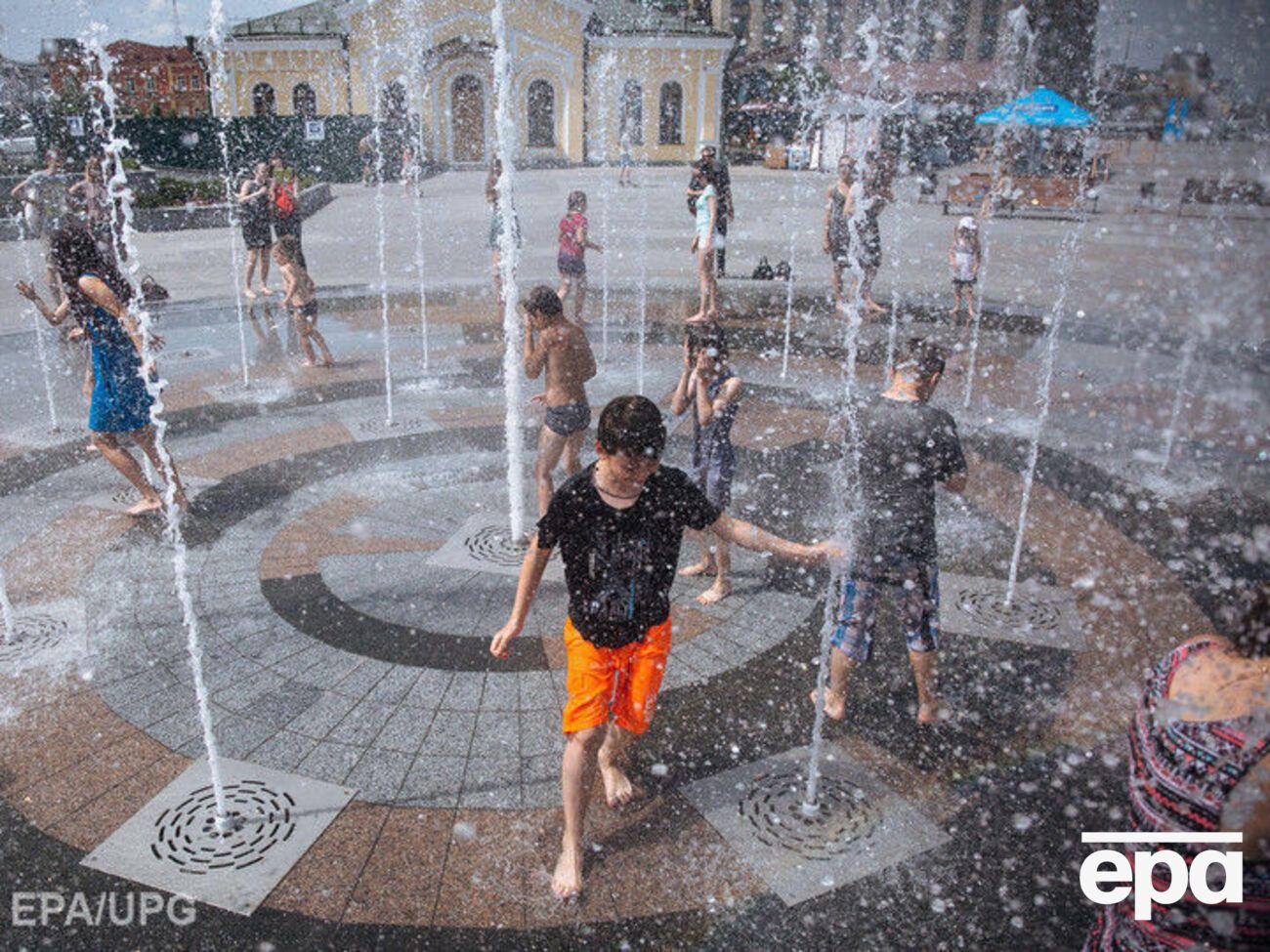 У Київ прийшла спека