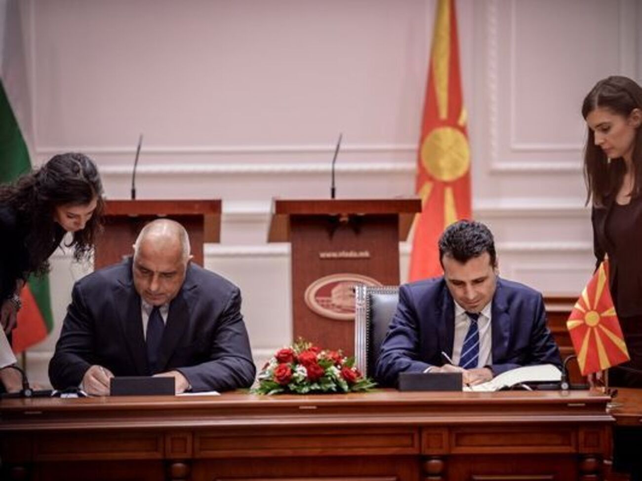 Документ подписали главы правительств двух стран