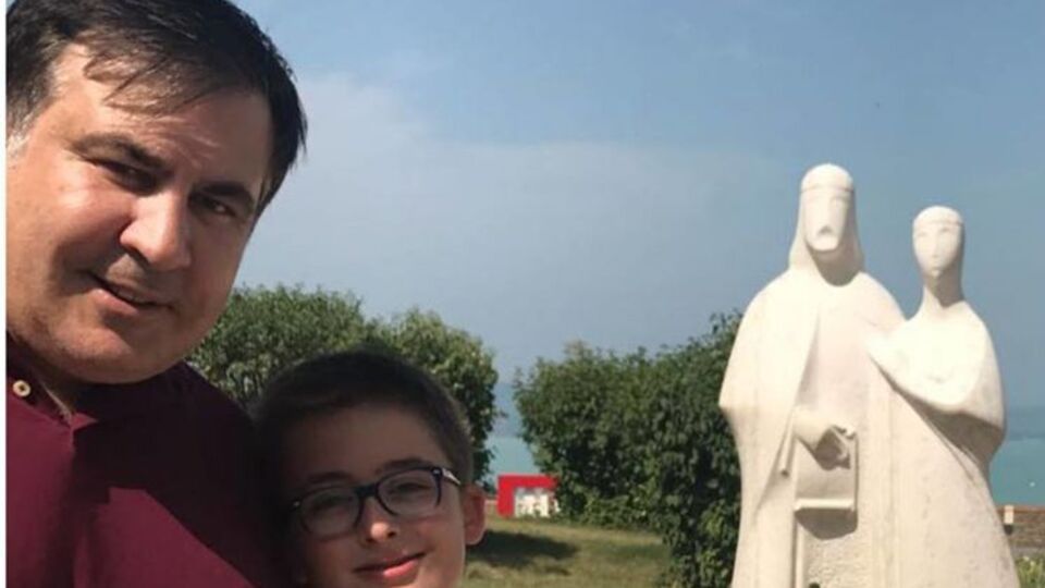 Саакашвілі: Поїхали із сім'єю на озеро Балатон