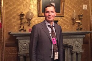 Єнін: Позивач може захищати свої інтереси через захисника