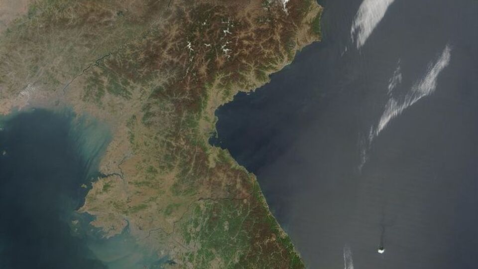 Жители КНДР бегут в Южную Корею по Желтому и Японскому морю