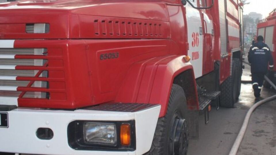 Причини вибуху з'ясовують