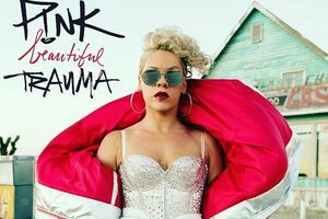 Pink: Я така схвильована! Виходить мій сингл!
