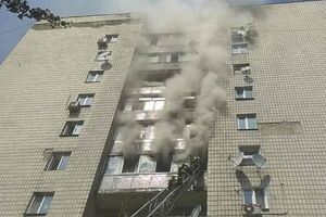 Під час гасіння пожежі з вікна вистрибнув чоловік