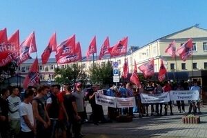 Активісти профспілкового руху пообіцяли повернутися під Фонд держмайна, якщо чиновники не скасують торгів щодо решти шести обленерго