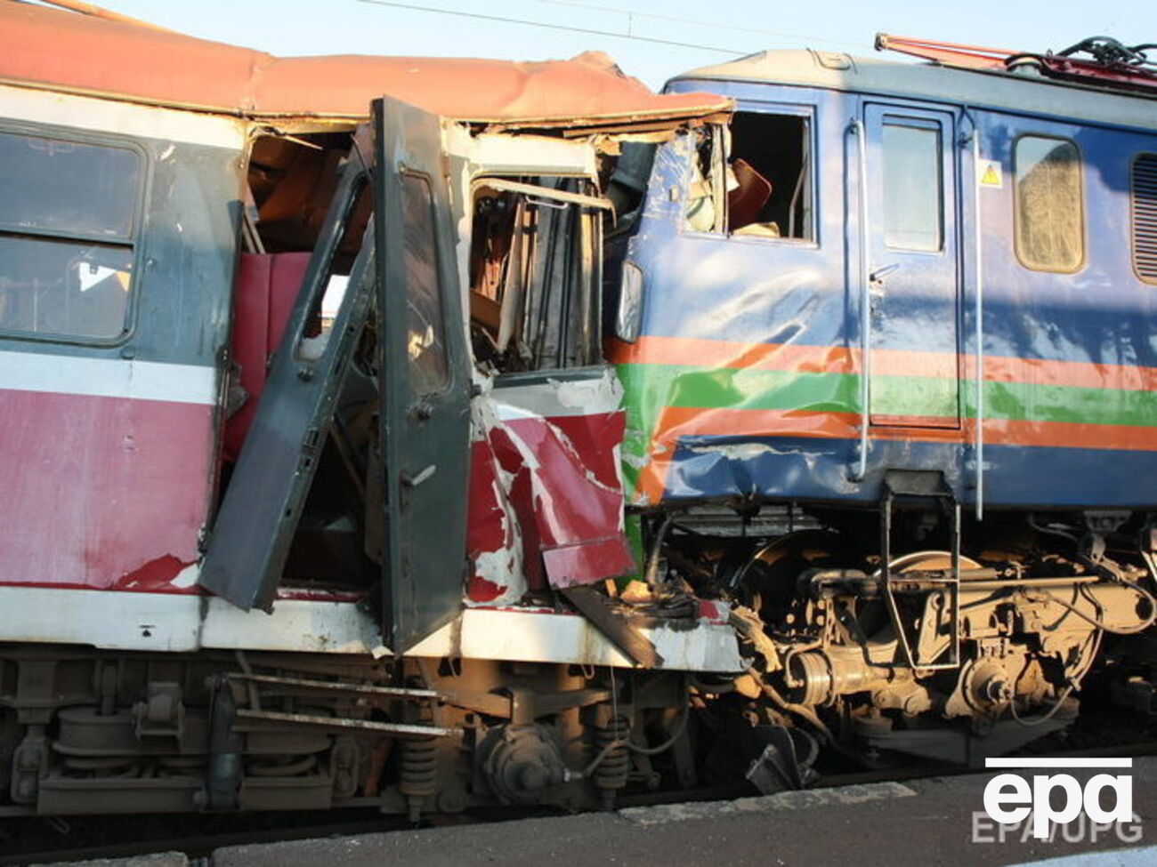 Поезда двигались навстречу друг другу