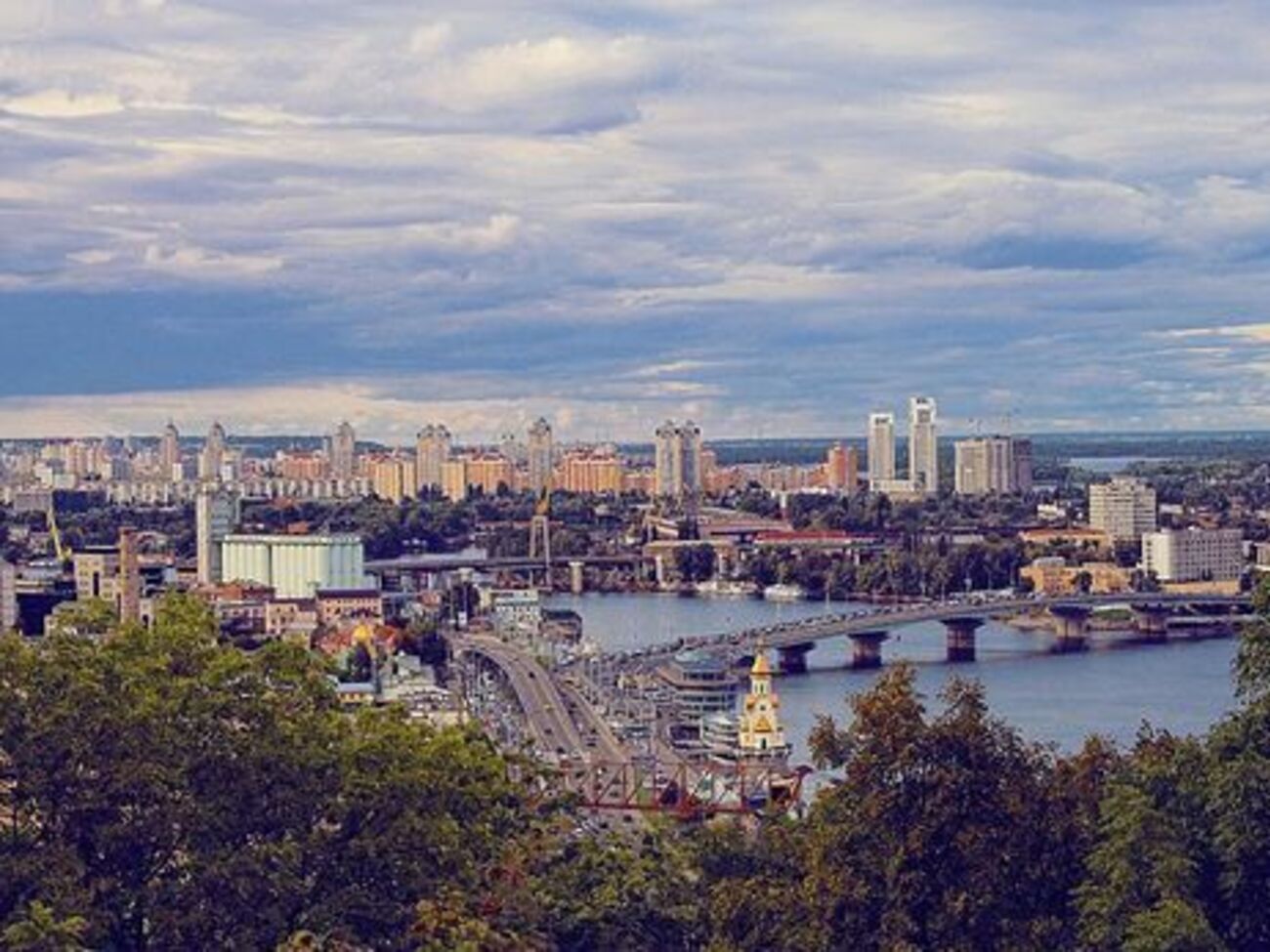 Нові тарифи на утримання будинків у Києві набули чинності 1 липня