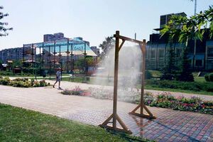 Рамки-розпилювачі встановили в парках і скверах усіх районів столиці